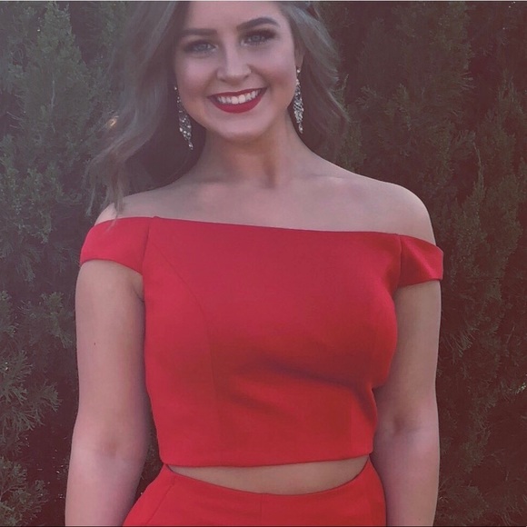 dave & johnny’s red prom dress - Picture 6 of 8